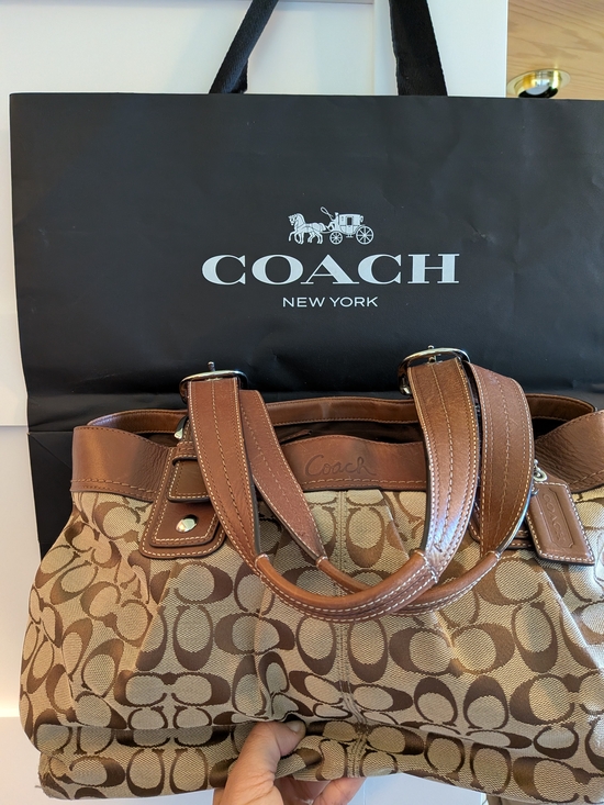 Coach Handbags - Coach Vintage Soho Pleated Signature Tote With Signature C Jacquard